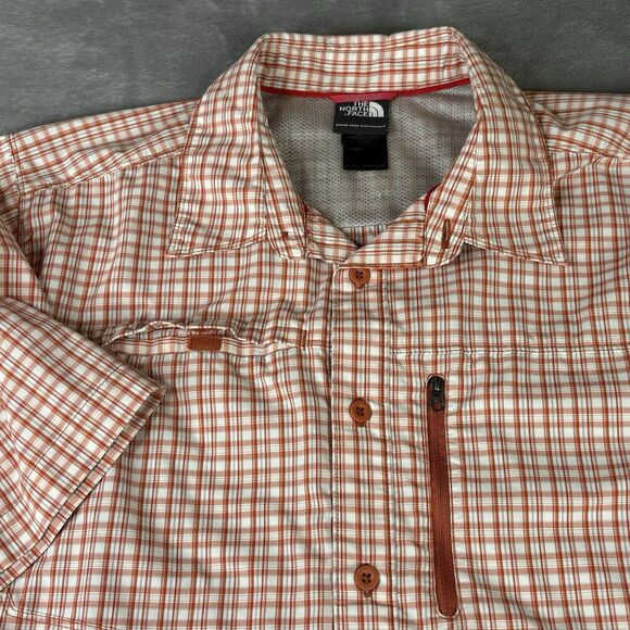 The North Face Shirt Mens Large‎ Red Check Short Sleeve Button Outdoor  Hiking - Picture 1 of 15